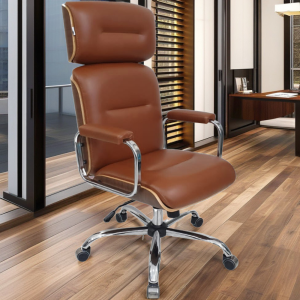 Cadeira Original Eames Presidente com Rodinhas Cromadas e Anti Risco Linha Capa em Madeira Cor Caramelo